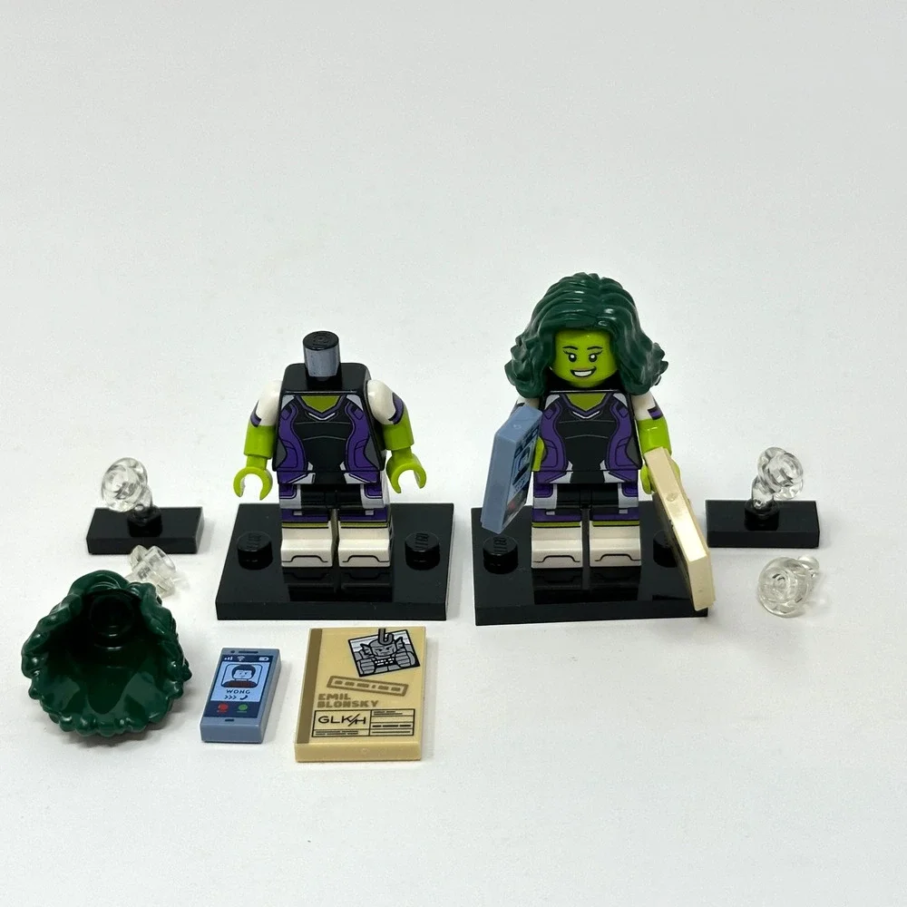 LEGO Marvel She-Hulk Minifigure +Extras Green Hair Phone Folder Series 2 71039